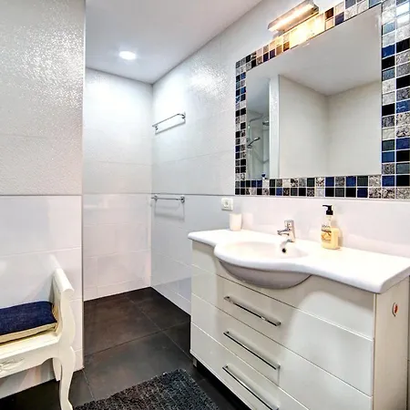 Marazul, Heated Pool, Terrace, Wifi شقة